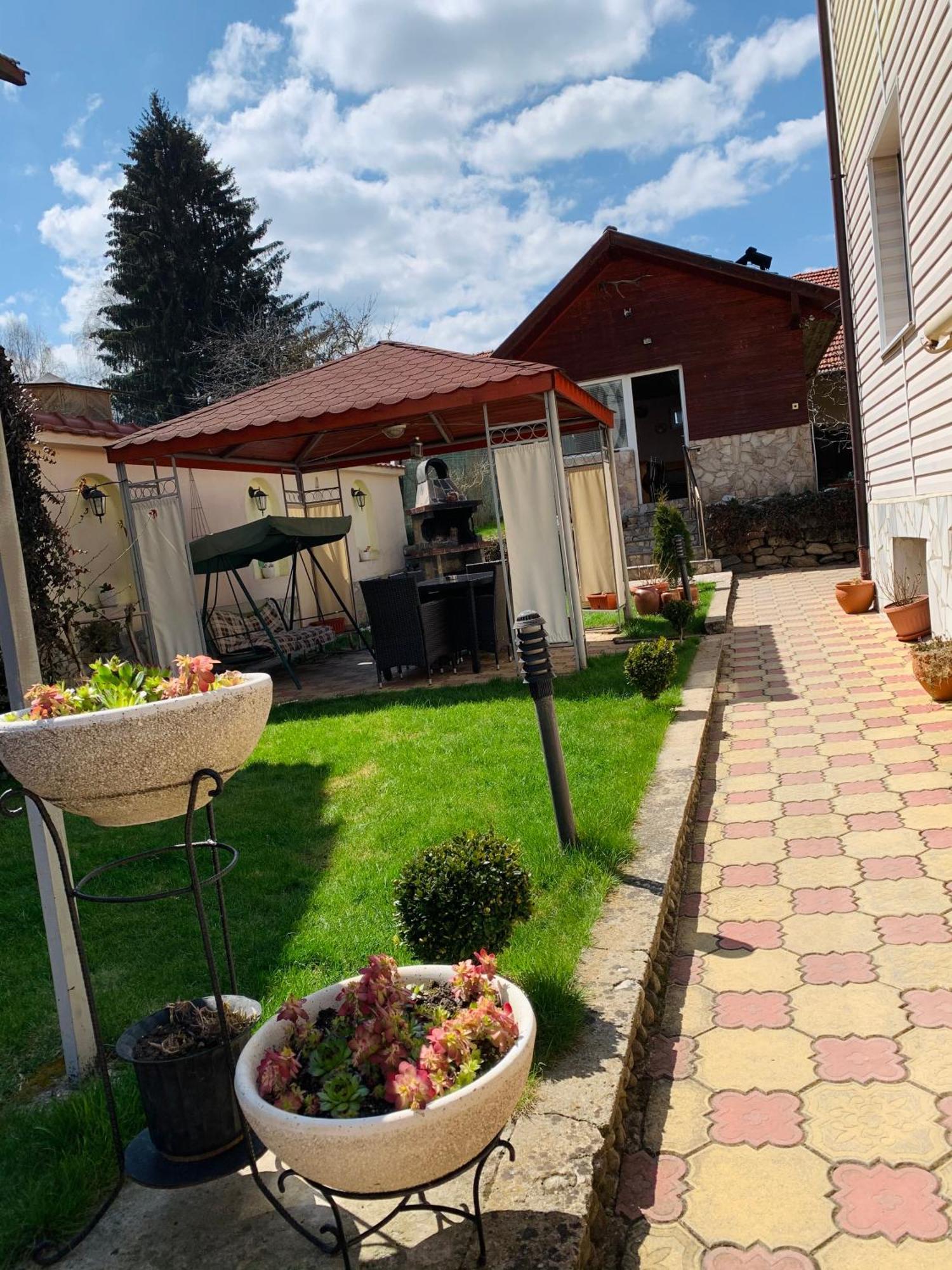 Sunny House 호텔 Madzhare 외부 사진